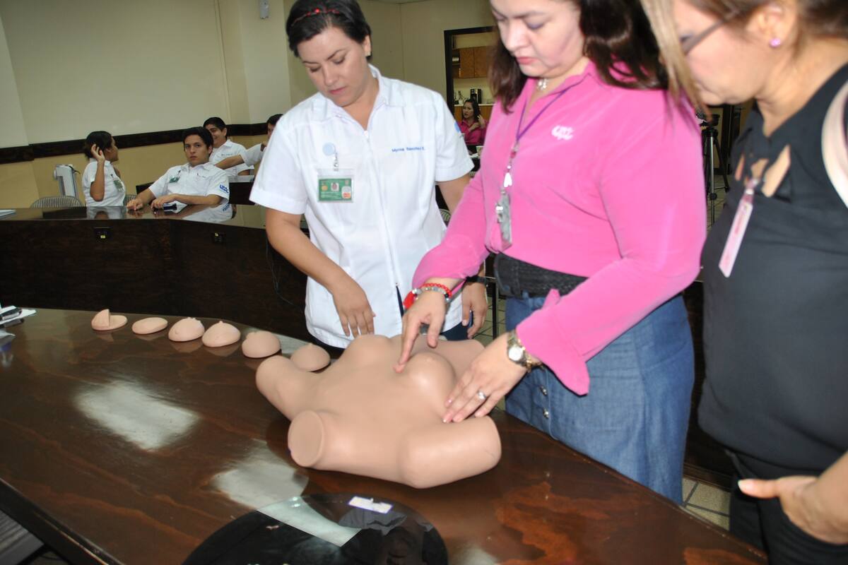 Lucha UABC para prevenir el cáncer de mama