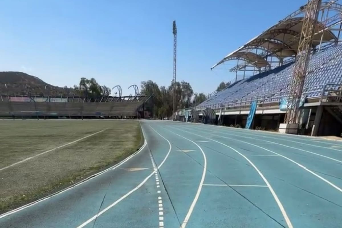 Pista deportiva en Ensenada está deteriorada y representa un riesgo para atletas