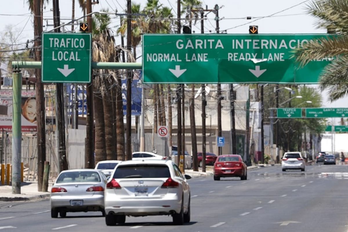 Filas de hasta 40 minutos para ambas garitas de Mexicali
