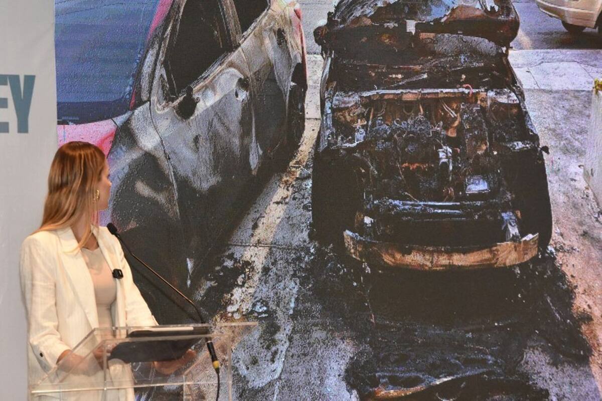 Mariana Rodríguez exhibe presuntas evidencias de quema de vehículos y más irregularidades en elección de Monterrey