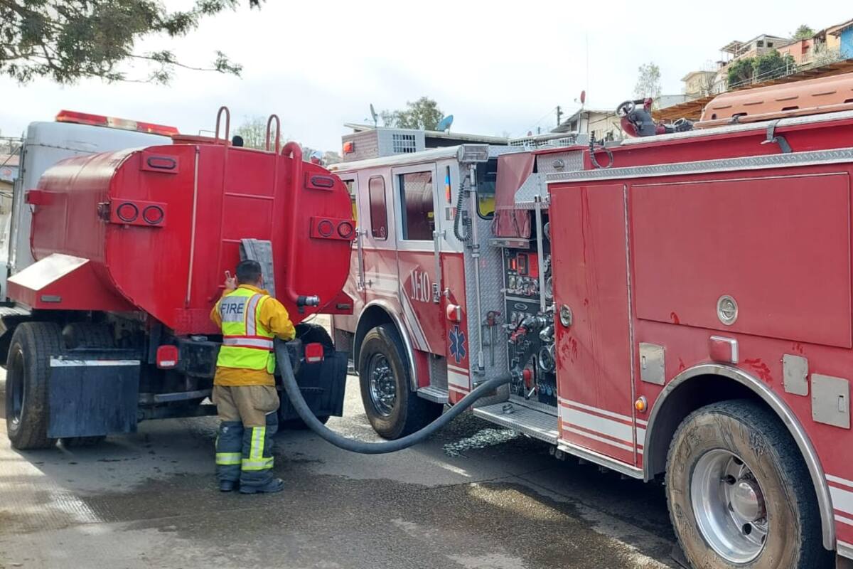 Bomberos atienden incendios y accidentes en diversas zonas de Tijuana