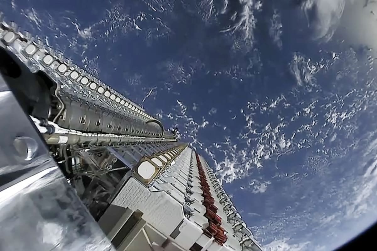 NASA comparte impresionante imagen de los satélites Starlink desde la Estación Espacial