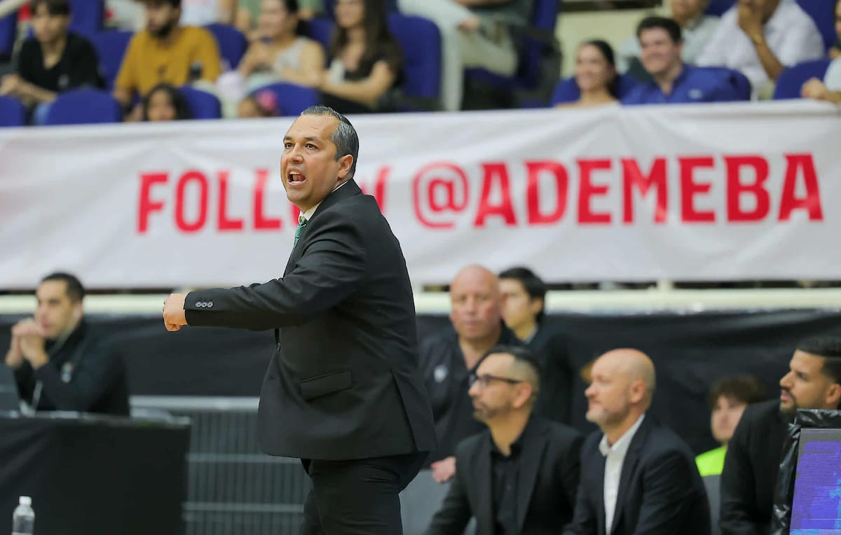 Omar Quintero coach de la selección mexicana vive cada partido al límite. (Foto: Eleazar Escobar)