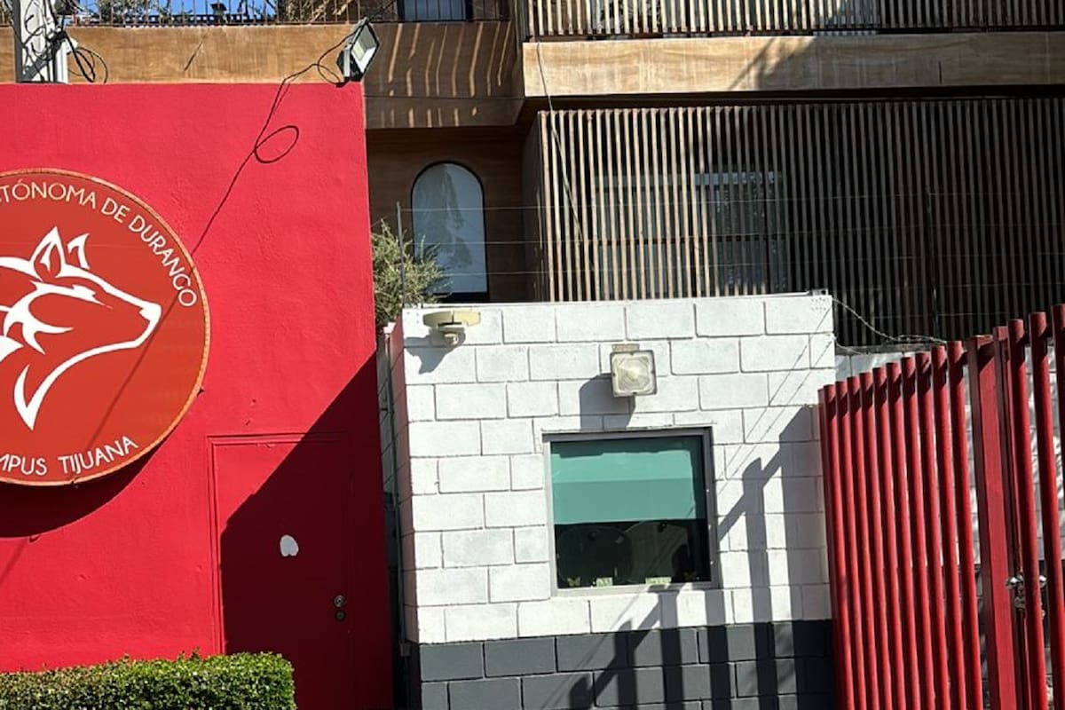 Egresados de la Universidad Autónoma de Durango en Tijuana denuncian tres años sin títulos