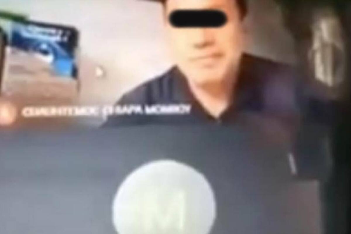 Video: Alumnos denuncian a profesor por agredir a una mujer durante clase en línea