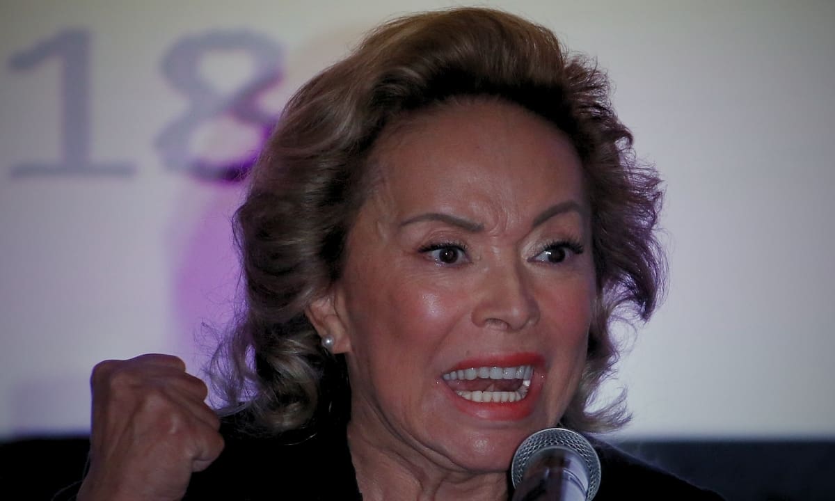 De qué acusaron fiscalmente a Elba Esther Gordillo y qué ha pasado después: el SAT consideró ingresos depósitos y gastos sin comprobar y la negativa de la SCJN deja firme la deuda de 19.2 millones de pesos. Foto: Especial (AP/ArchivoGH)