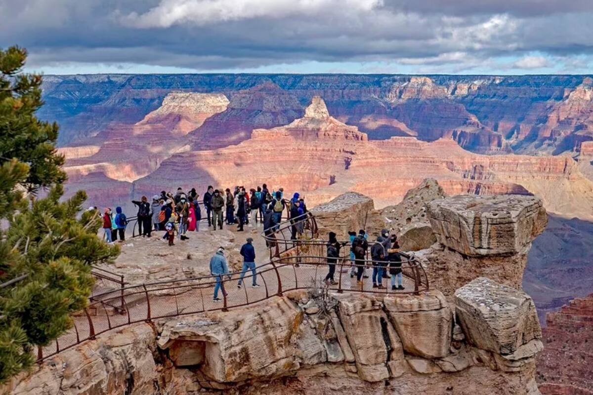 Turistas quedan atrapados 60 metros bajo tierra en las cavernas del Gran Cañón por fallo de ascensor