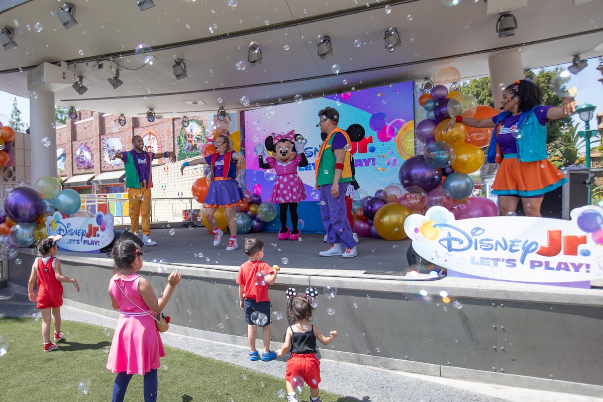 Disfruta de Mickey y Minnie gratis en Downtown Disney