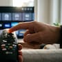 El botón 0 del control remoto tiene una función poco conocida que permite configurar accesos rápidos para abrir aplicaciones, canales y entradas HDMI en algunos televisores con solo mantenerlo presionado durante tres segundos