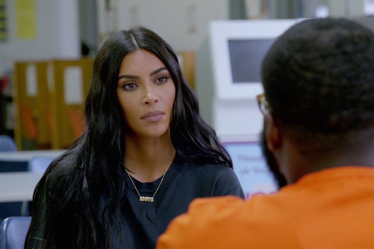 Estoy criando a cuatro niños negros que podrían enfrentar esta situación: Kim Kardashian