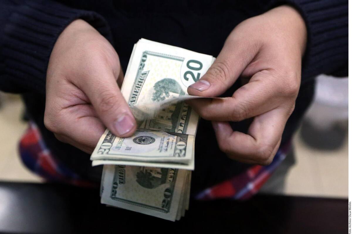 Peso gana terreno frente al dólar