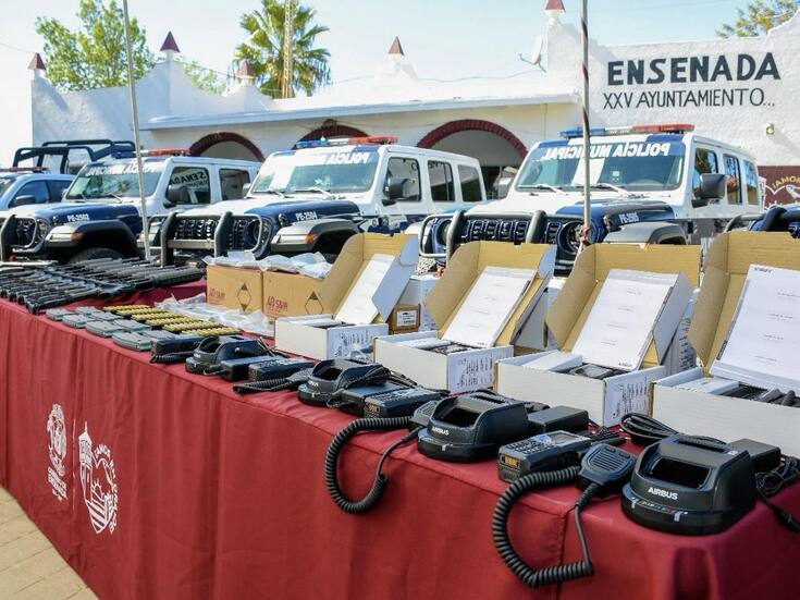 Faltan 250 radios a la policía municipal de Ensenada