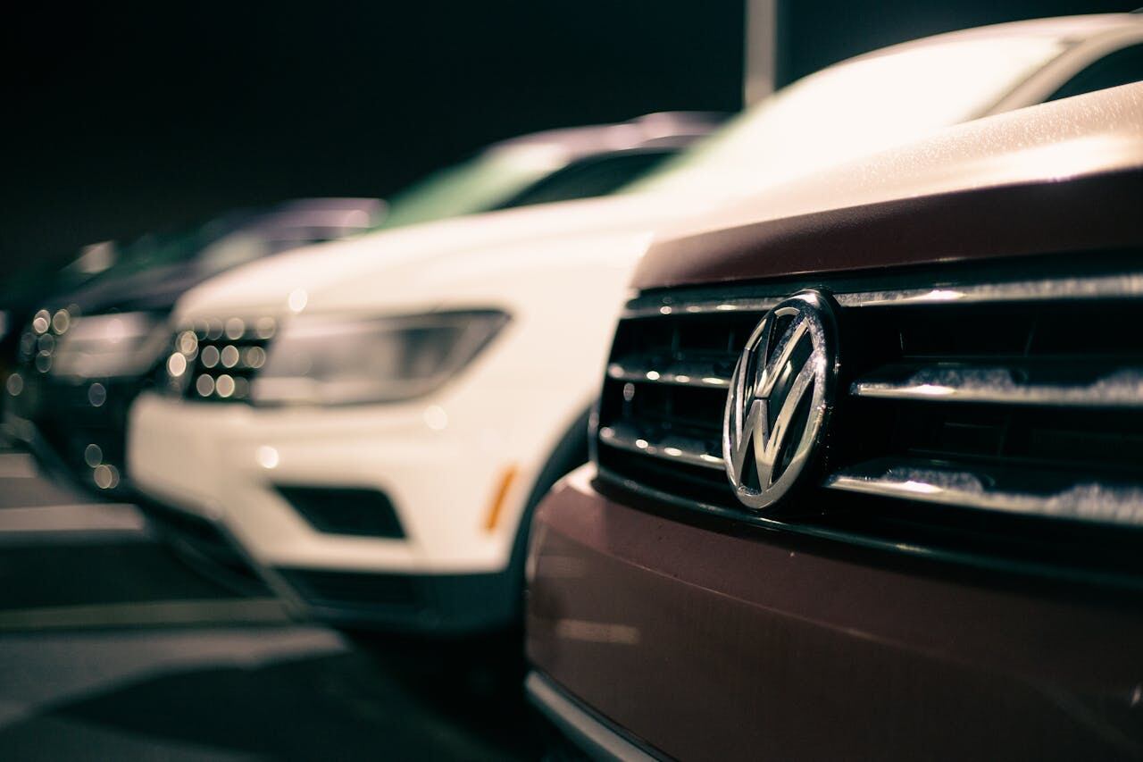 Pagar por un auto seminuevo no es suficiente para acreditar la legalidad de la compra, por lo que es importante asegurarse de contar con la documentación necesaria. | Foto: Pexels