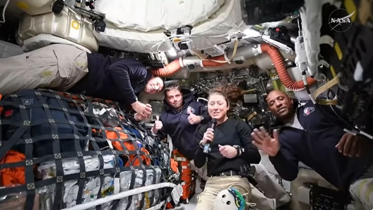 Artemis II regresa a la Tierra tras un viaje histórico alrededor de la Luna