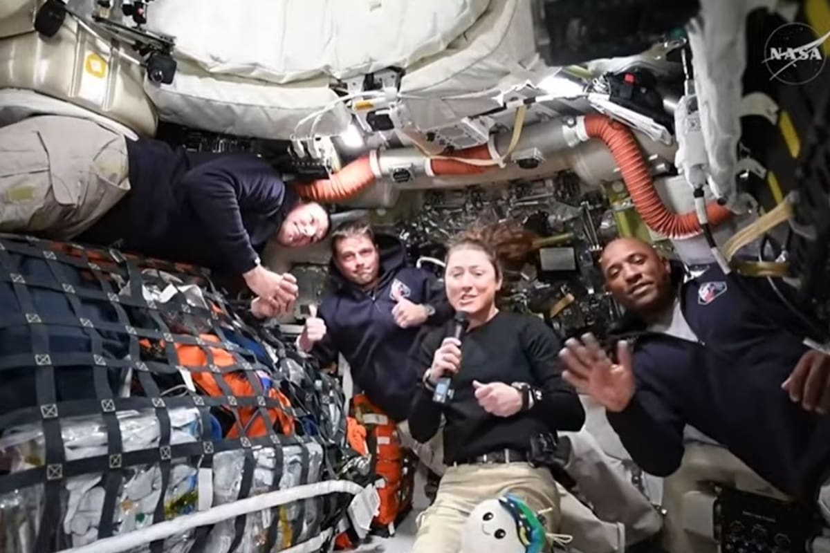 Artemis II regresa a la Tierra tras un viaje histórico alrededor de la Luna