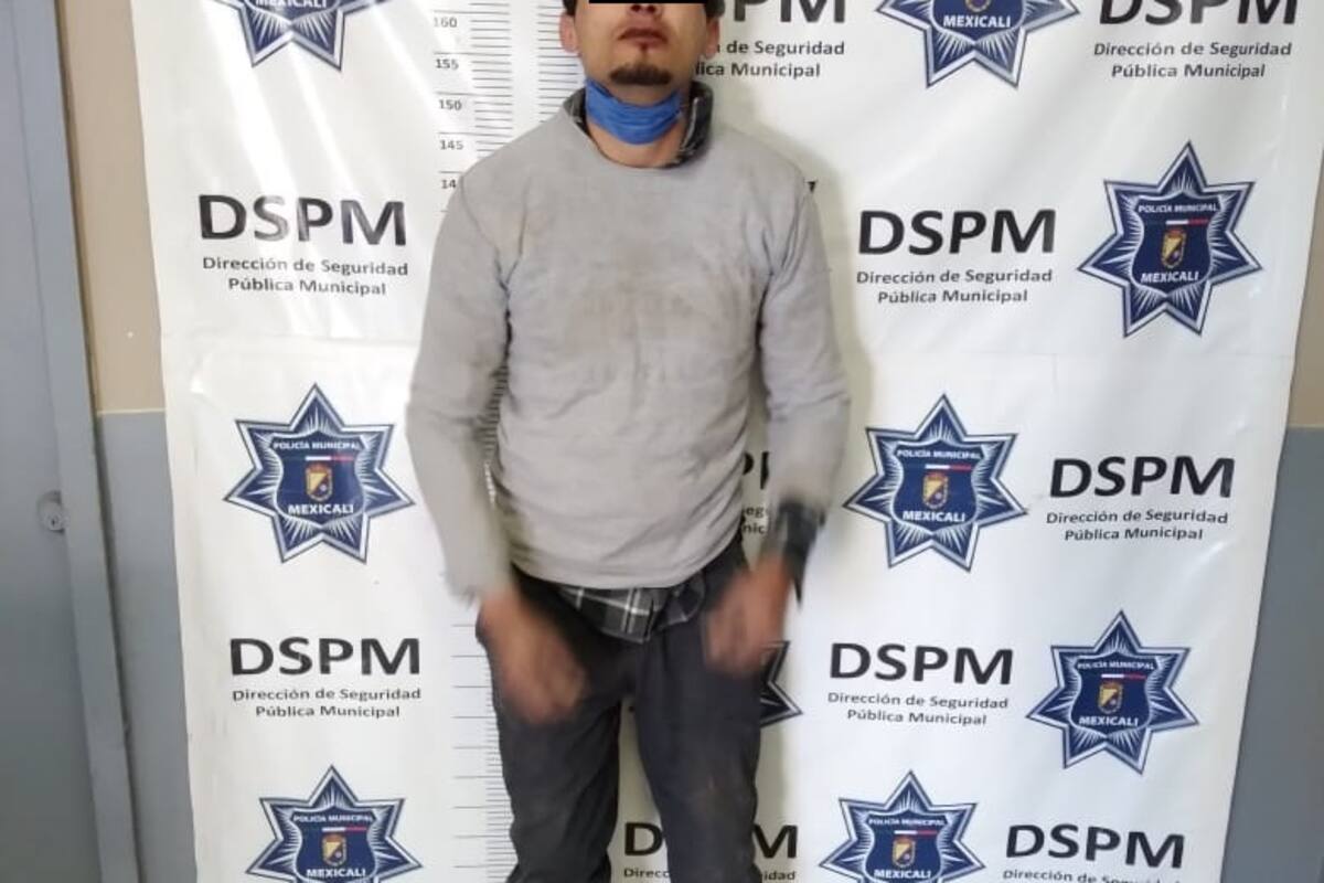 Detienen a hombre por daños a primaria