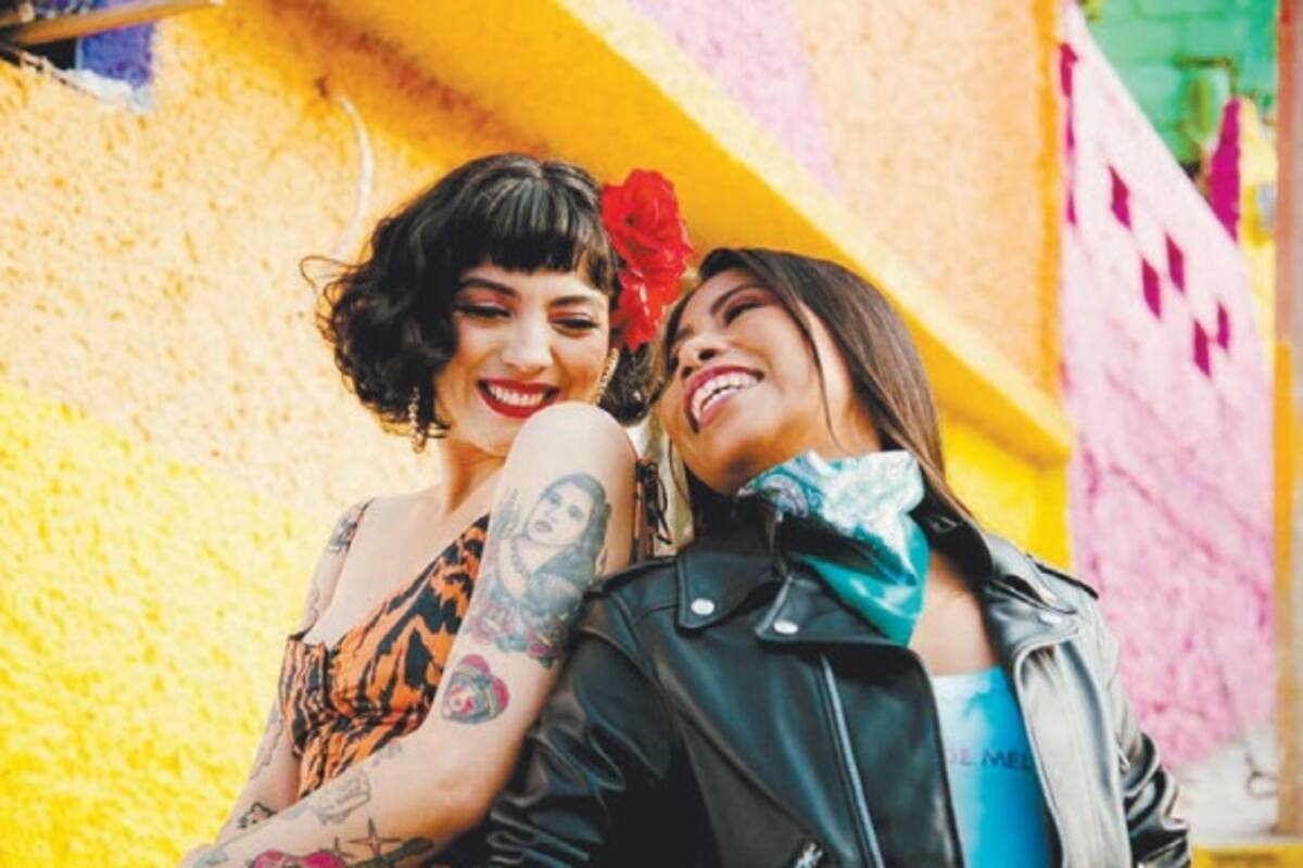 Yalitza empoderada junto a Mon Laferte
