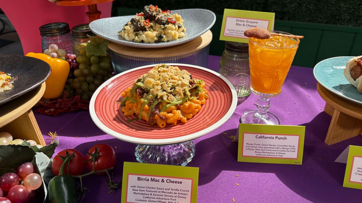 El mercado de antojos honra la cocina hispana de California con productos como ‘"Birria mac and cheese".
