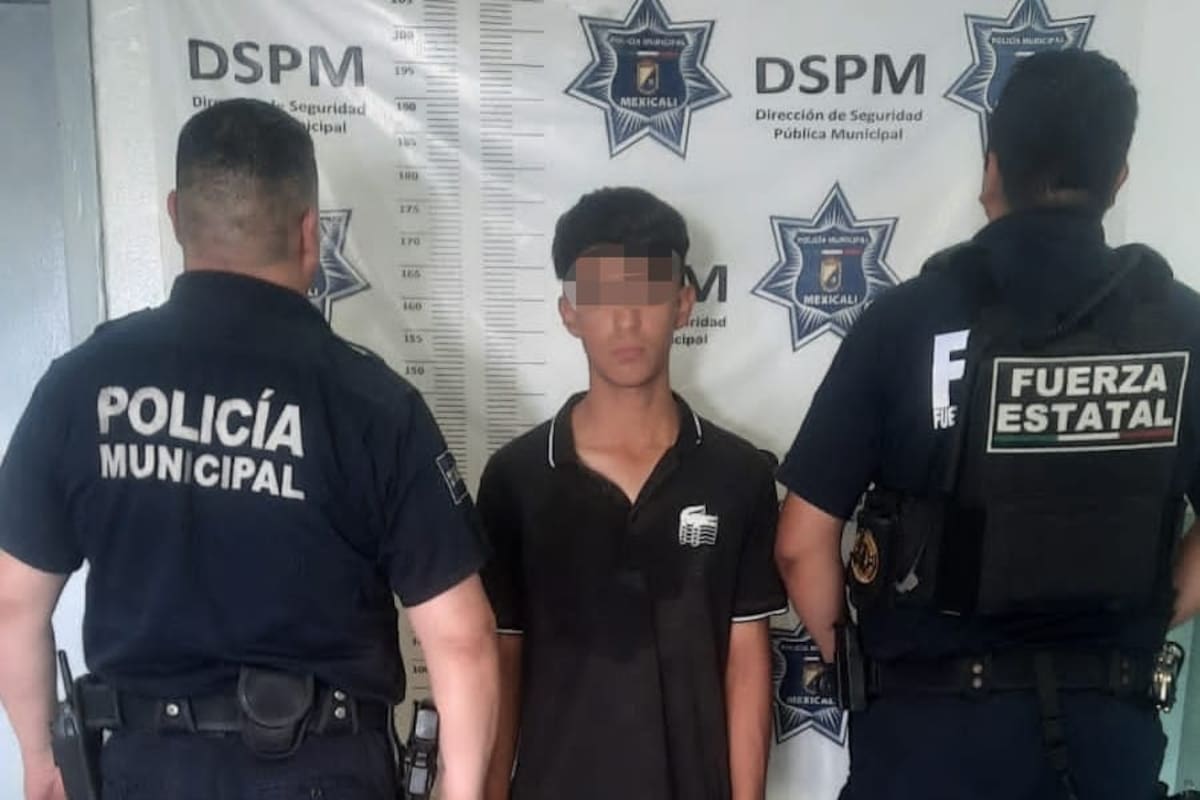 Arrestan a joven armado tras robo de motocicleta en Valle de Pedregal