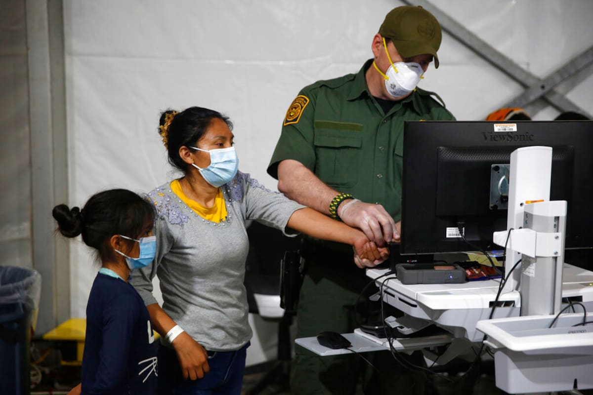 Invierte EU 9 mil millones de dólares en equipo de rastreo para migrantes
