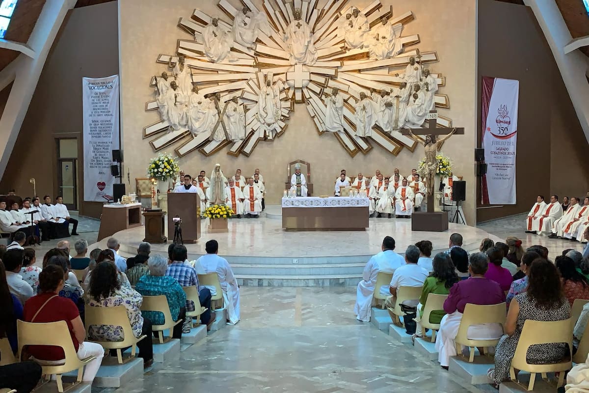 Ordenan a tres nuevos sacerdotes en la Diócesis de Ciudad Obregón