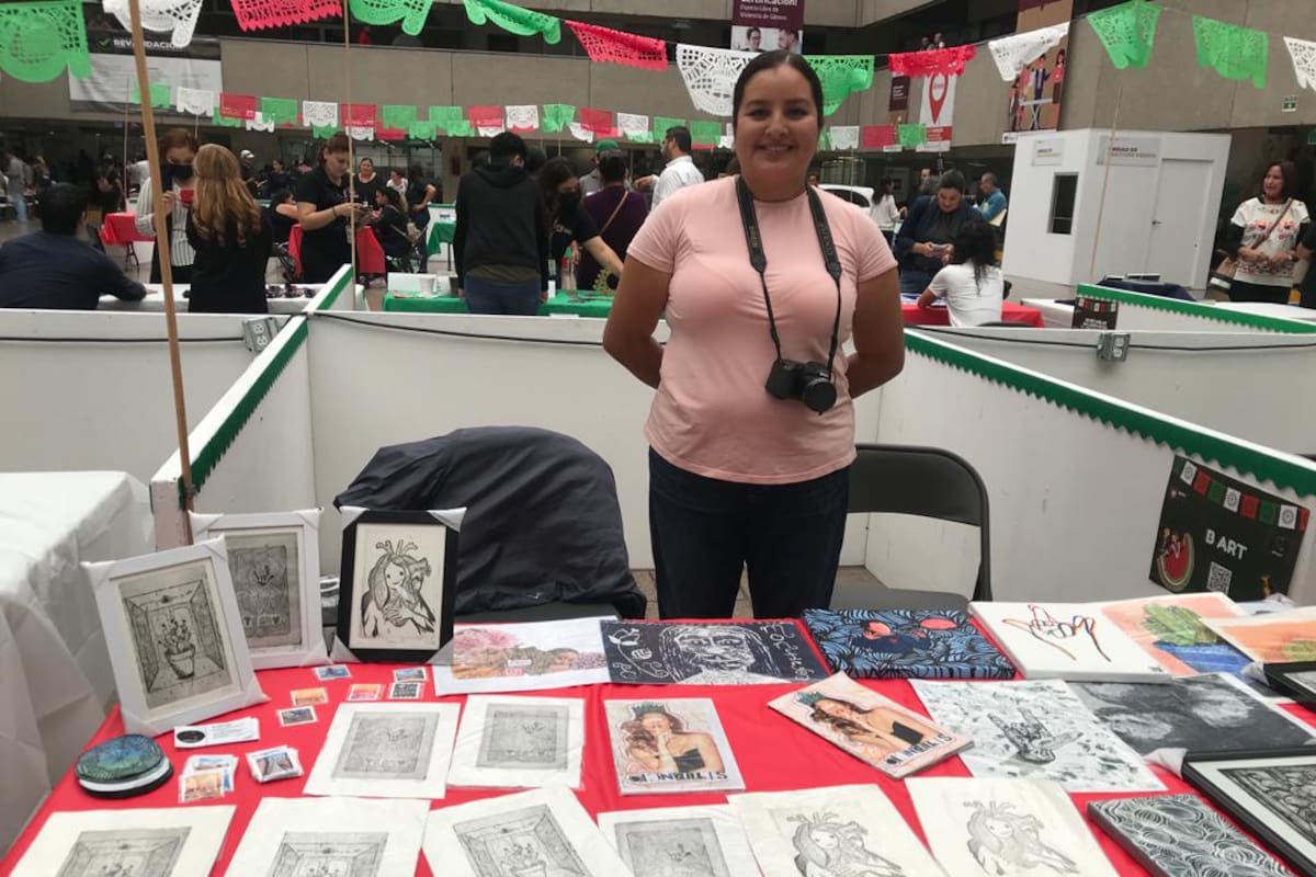 Artista sorda Brenda Montes solicita el apoyo de oyentes para vender sus obras