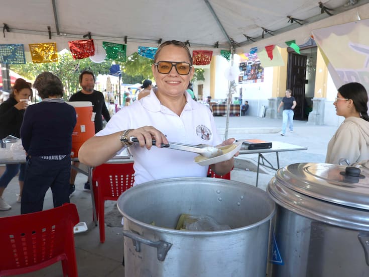 Familia Moreno, desde hace 30 años, aporta su “granito de arena” en la tradicional venta de tamales de las Fiestas de la Candelaria en Villa de Seris