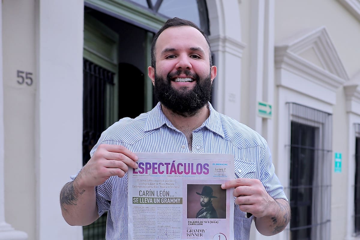 Carín León “al tiro”: Se recupera del dengue y gana Grammy