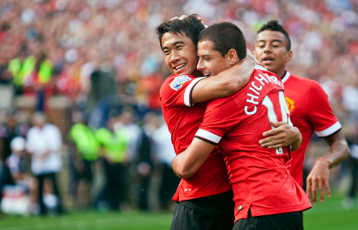 Javier Hernández ganó dos títulos de liga en su paso por los Red Devils. (AP Photo/Tony Ding)