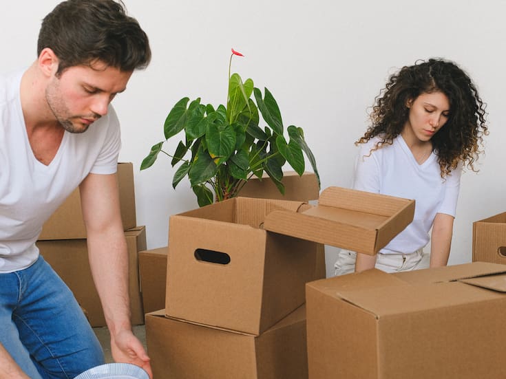 Mudarse de ciudad natal podría indicar mejor salud en la vejez, según estudio