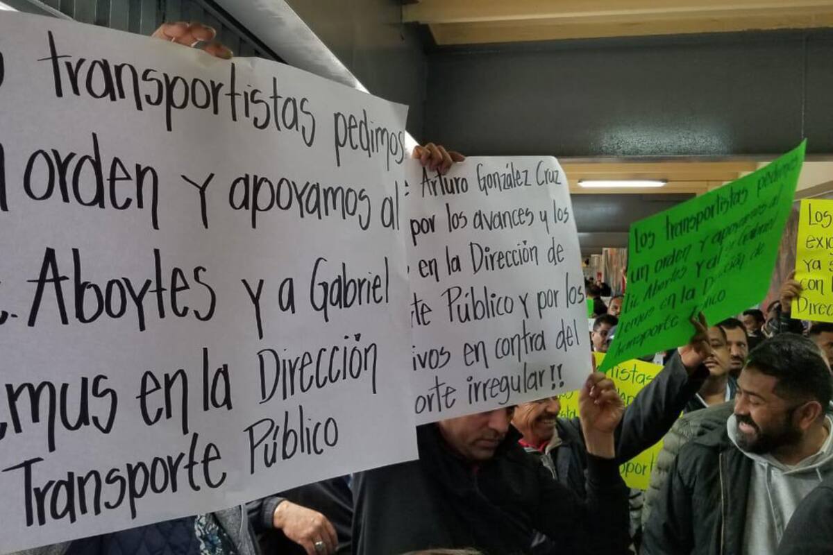 Transportistas se manifiestan en Palacio Municipal de Tijuana