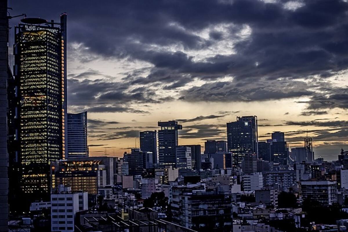 CDMX: Esperan hasta 30 grados, lluvias y descargas
