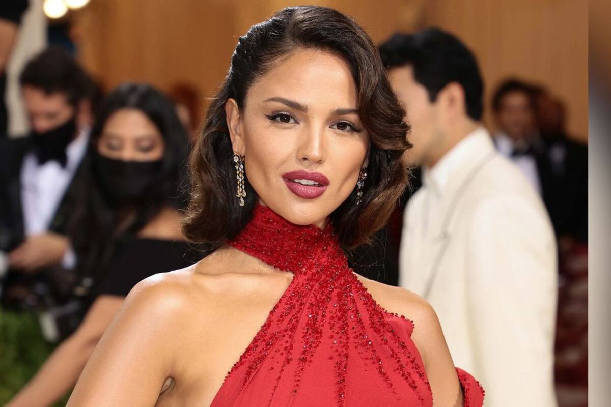 Eiza González expresa que a veces siente que México “no la ama” de regreso