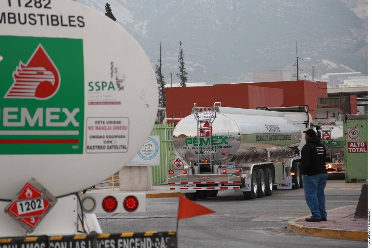 Pemex trasladará costo de pérdidas por huachicoleo a consumidor final