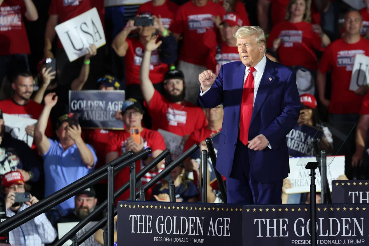 MÍCHIGAN (ESTADOS UNIDOS), 29/04/2025.- El presidente, Donald Trump, habla durante la celebración de los primeros 100 días de su segundo mandato este martes, en Míchigan (Estados Unidos). Trump plantó cara a las distintas resoluciones emitidas por los tribunales e incluso por el Supremo contra sus políticas y aseguró que nada lo detendrá en su objetivo de mantener el país "seguro de nuevo". | Crédito: EFE/ Octavio Guzmán