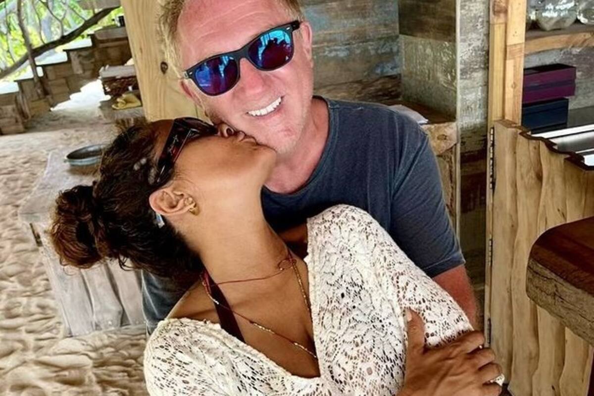 Salma Hayek se siente ofendida por los comentarios que afirman que se casó con Francois-Henri Pinault por su fortuna estimada en 33.2 mil millones de dólares