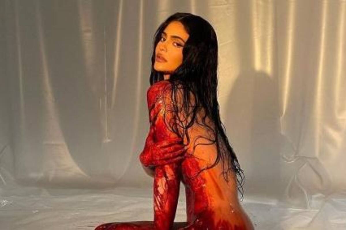 kylie Jenner sorprende con desnudo sangriento