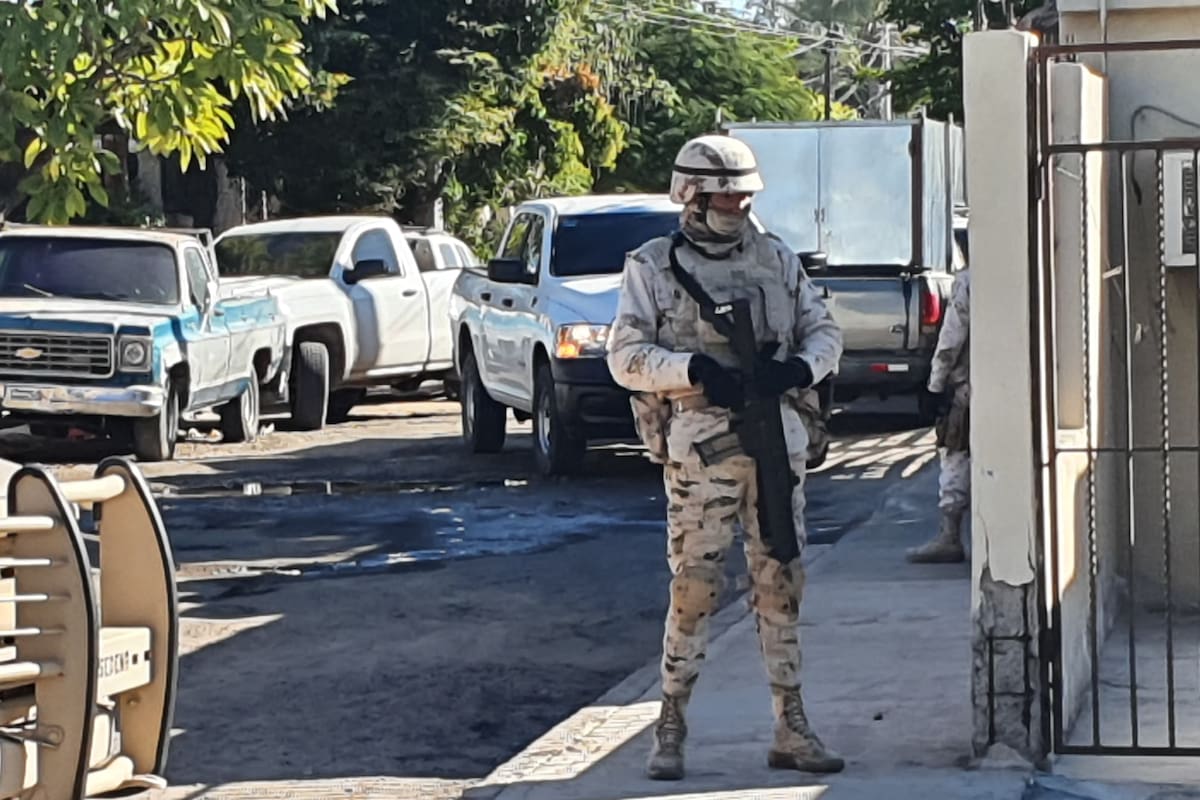 Cateo deja tres detenidos en colonia Olivares