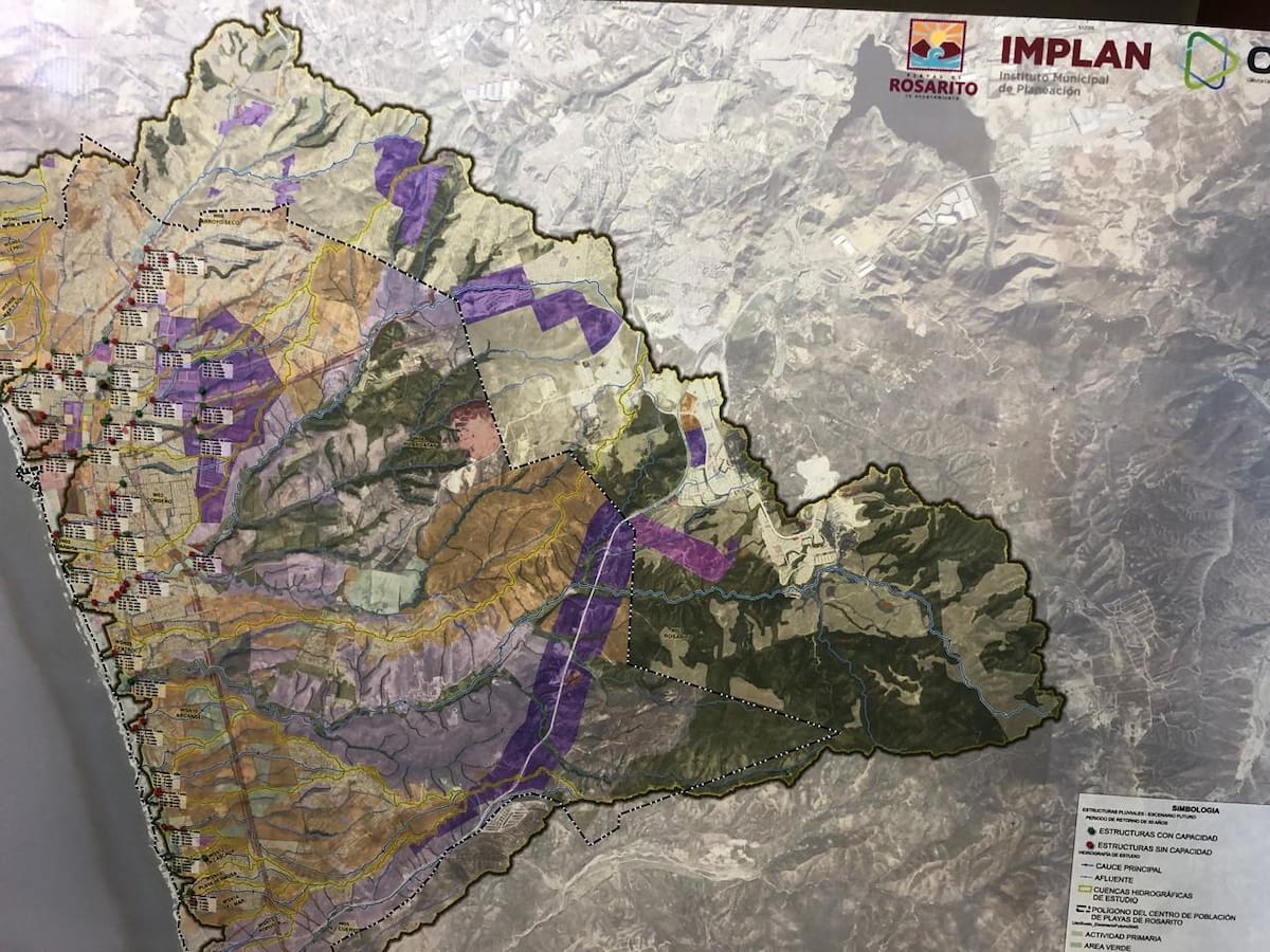 El Implan identificó áreas vulnerables al desbordamiento y gestiona obras con recursos de Fopreden para reforzar la protección en zonas habitacionales. Foto: Carmen Gutierrez