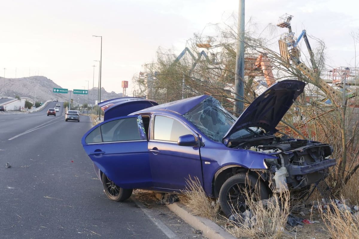 Accidente vehicular en la carretera La Colorada deja solo daños materiales tras reventón de neumático