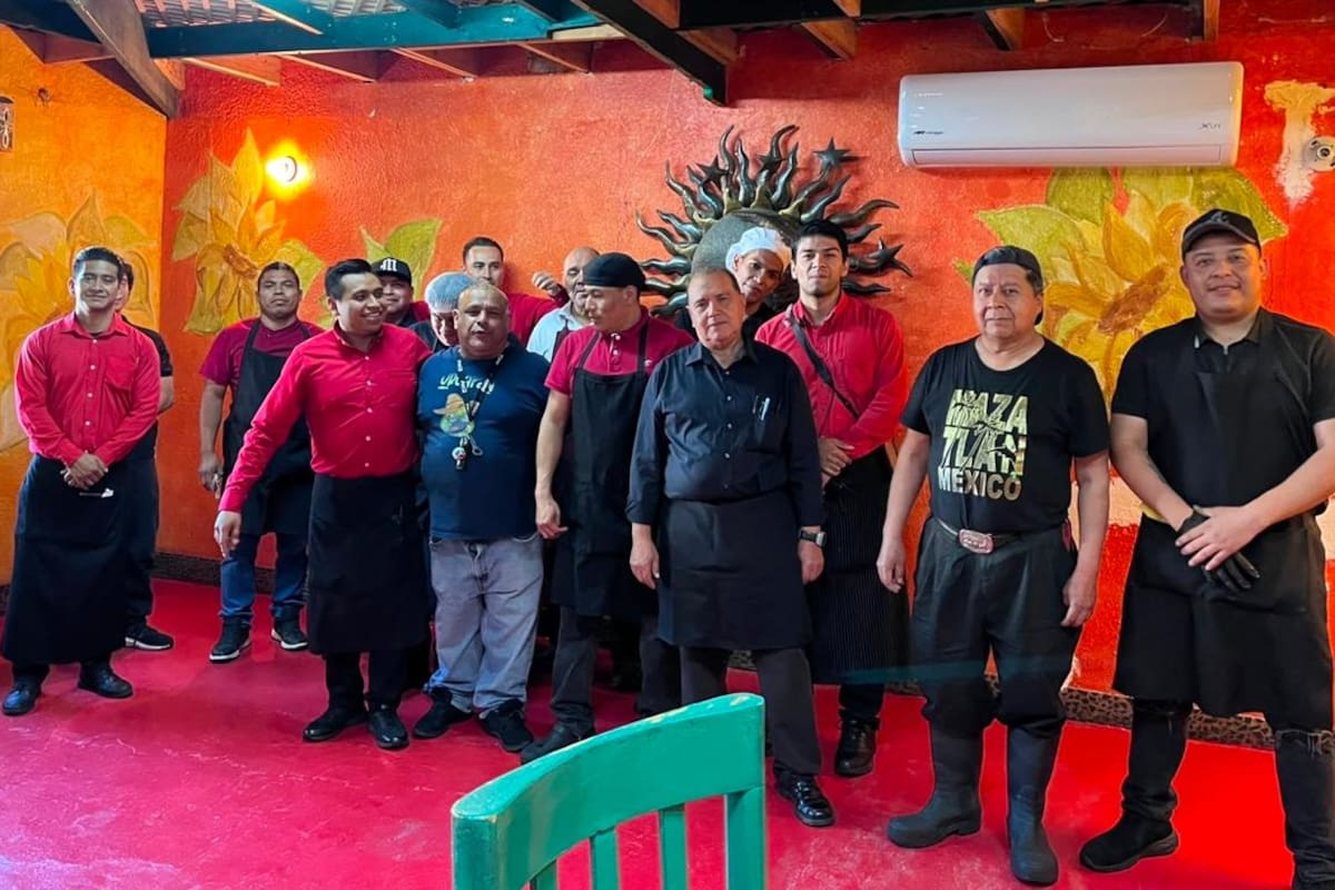 Preocupa a empleados de restaurante en dispuesta familiar quedarse sin trabajo
