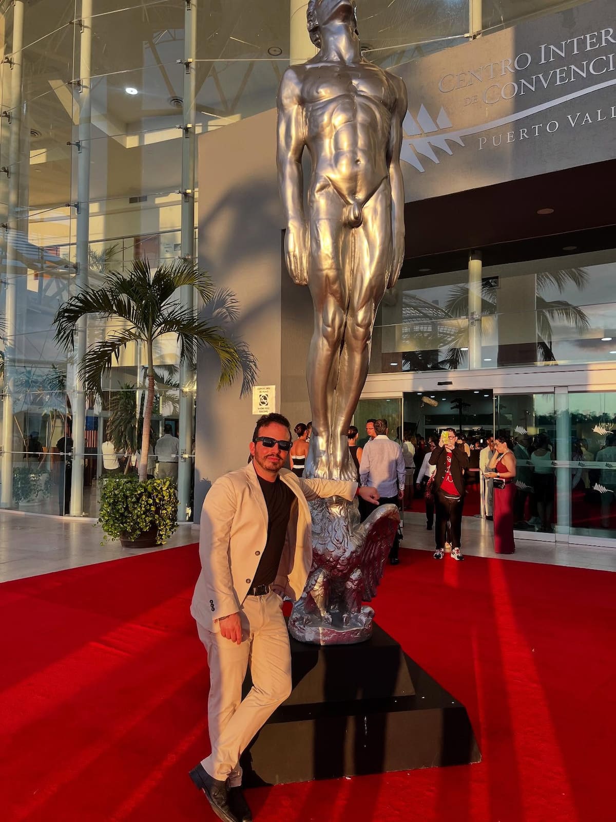 Isaac Ezban en los Premios Ariel 2025 | Instagram @isaacezban