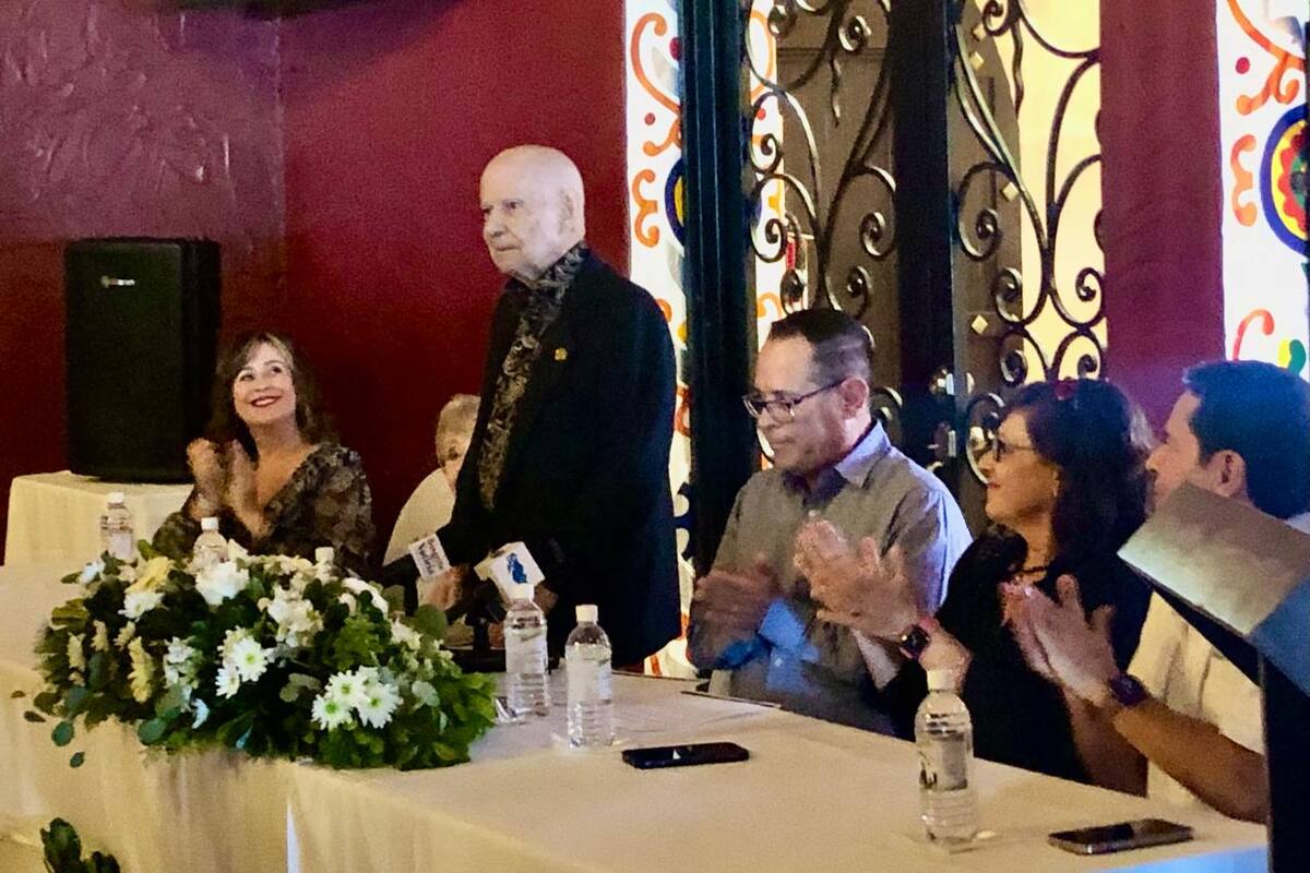 Presenta Hugo Torres Chabert libro Mi Compromiso con Rosarito