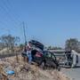 Vuelca automóvil tras choque en el Libramiento Rosas Magallón rumbo a Playas de Tijuana