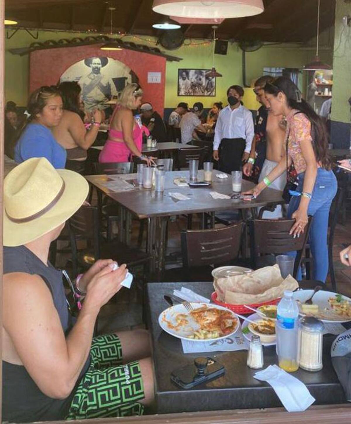 Desde el viernes hubo buena afluencia de comensales en los restaurantes de Rosarito.