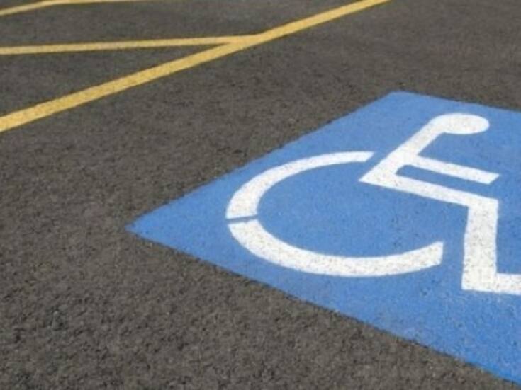 Aprueban exentar cobro del tarjetón azul para familias de personas con autismo