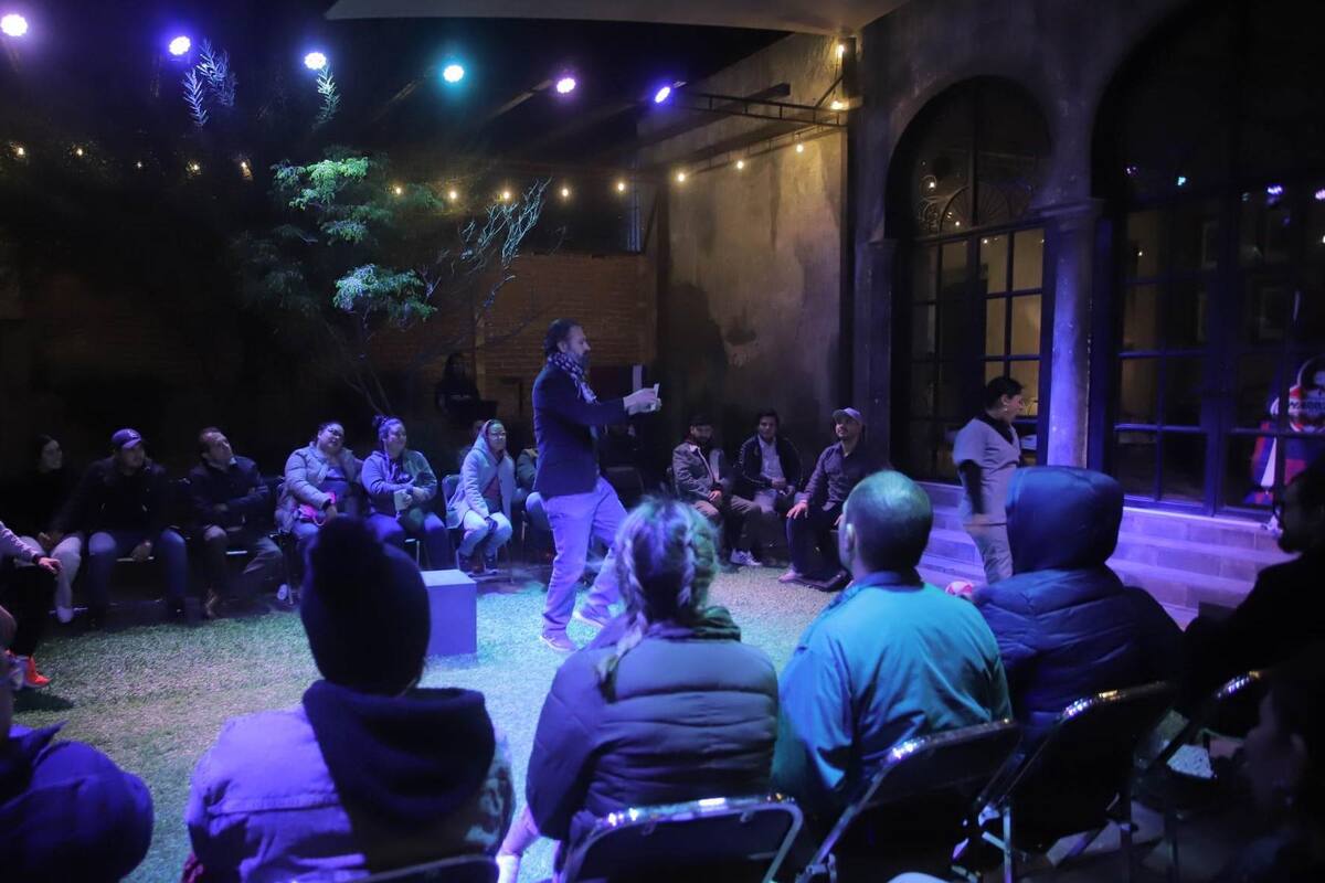 Presentan la obra de teatro "Futboleros Anónimos" en Hermosillo