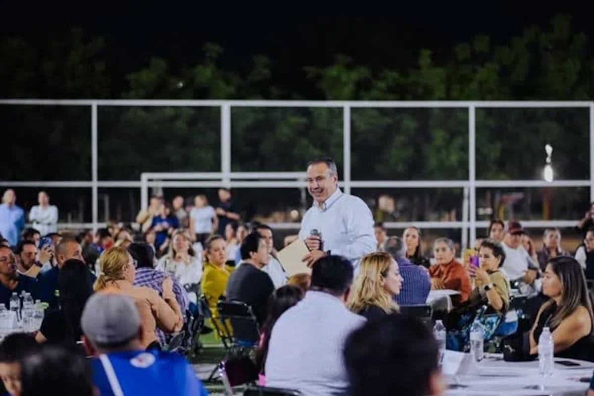 Hermosillo prevé iniciar la pavimentación de El Chanate la próxima semana entre Gaspar Luken y Navojoa para reducir el polvo que afecta a vecinos, informó Antonio Astiazarán durante un encuentro en Villas del Mediterráneo