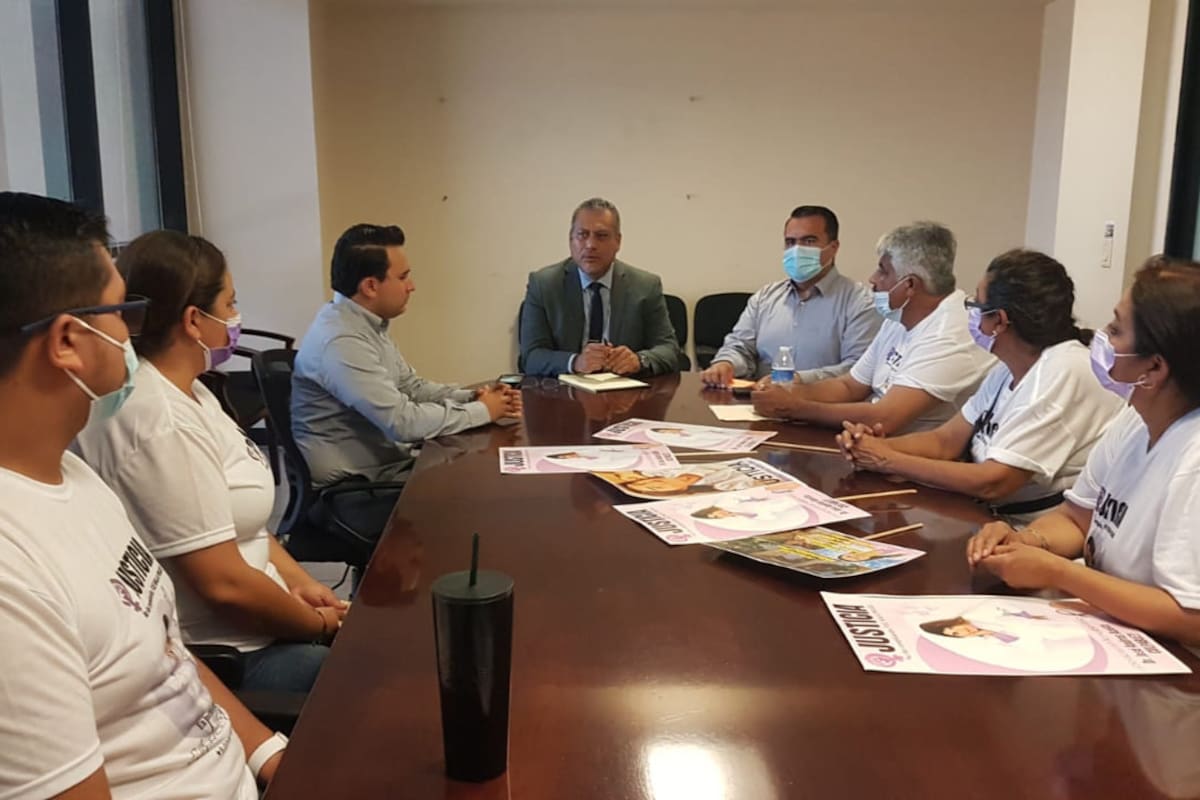 Atiende fiscal regional a familiares de la estudiante fallecida Michelle Benítez