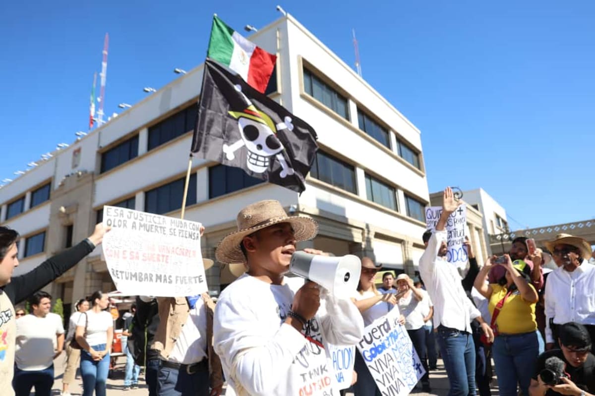 Marcha de la Generación Z llega al Palacio de Gobierno en Hermosillo con consignas como ‘Justicia y Libertad’; expresan sus principales causas